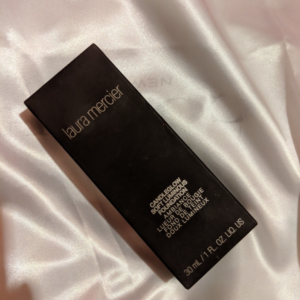 Laura Mercier candleglow foundation in vanilla